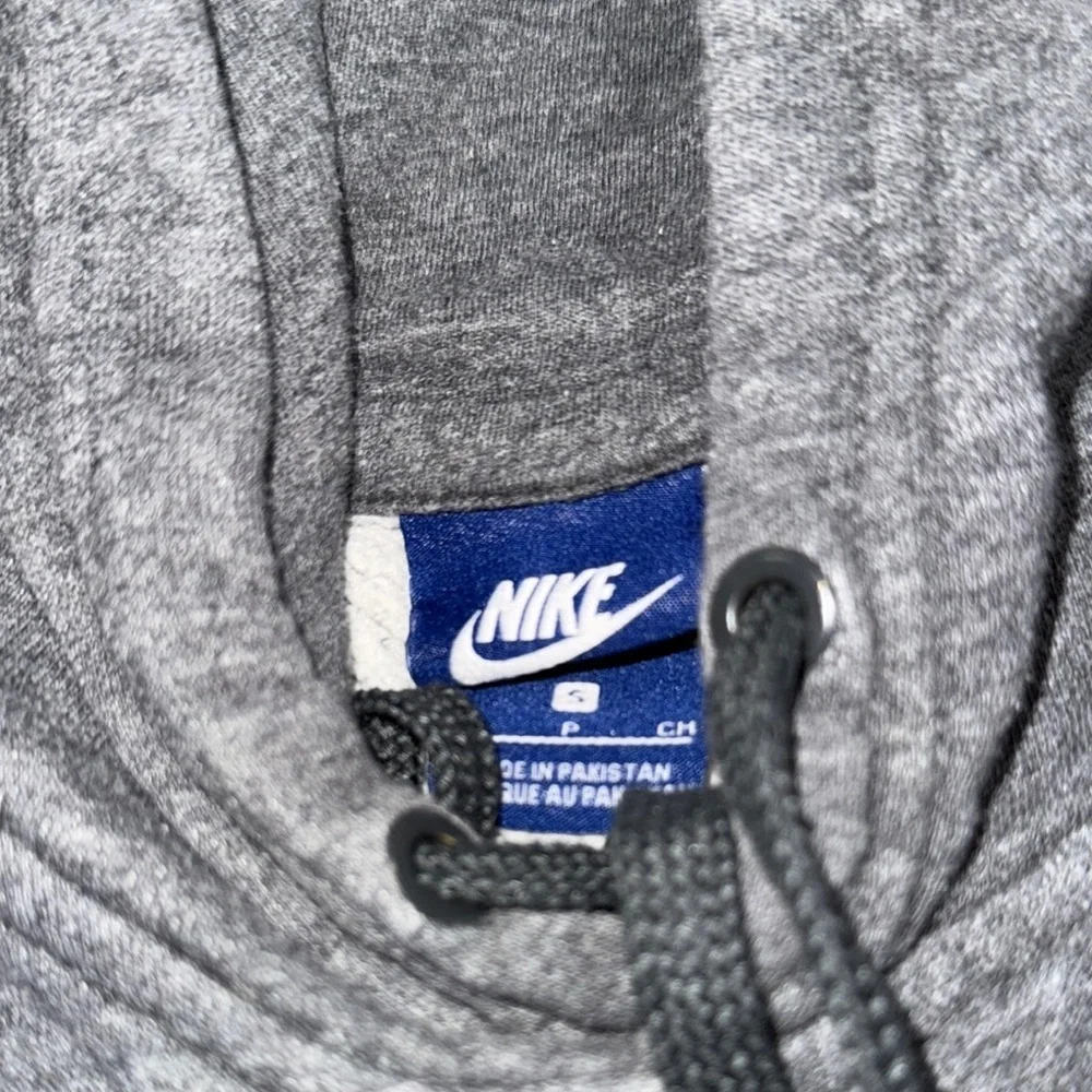 Nike Gray Sweatshirt Classic Pullover Hoodie Size S​ - Picture 3 of 5